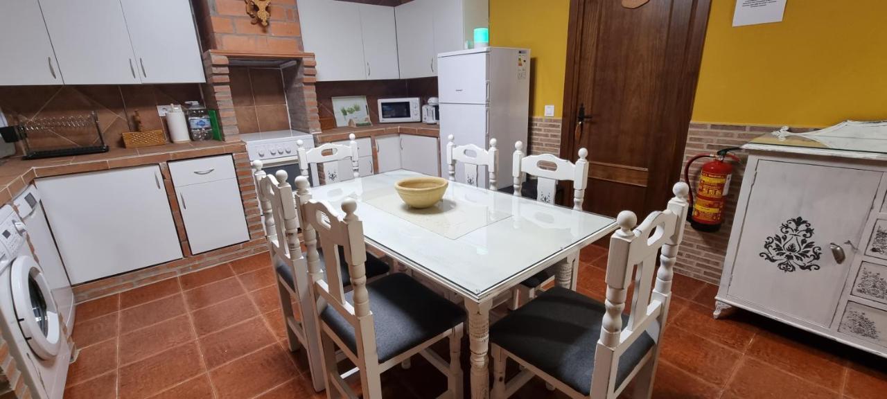 Apartamento Turistico "El Rincon De La Pernila" Γουαδελούπη Εξωτερικό φωτογραφία