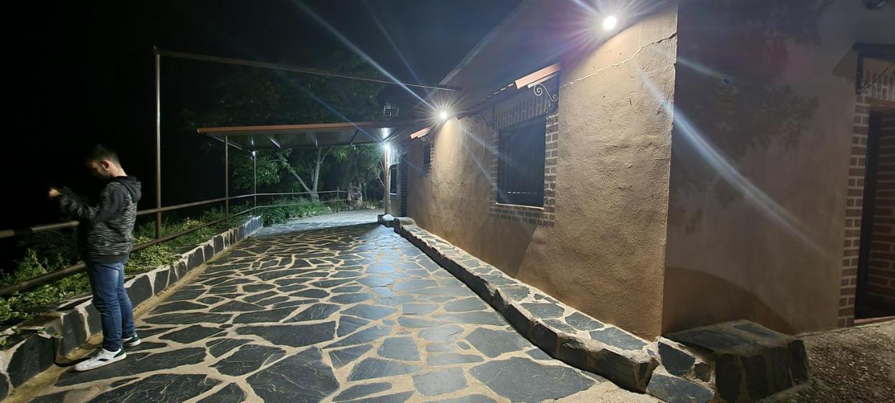 Apartamento Turistico "El Rincon De La Pernila" Γουαδελούπη Εξωτερικό φωτογραφία