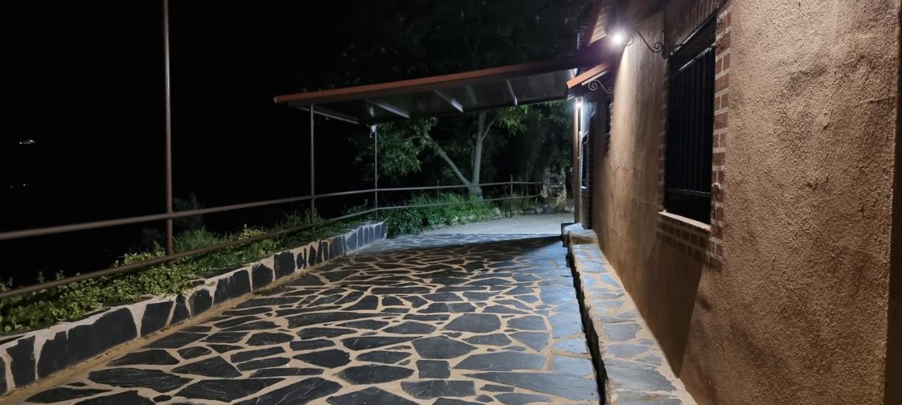 Apartamento Turistico "El Rincon De La Pernila" Γουαδελούπη Εξωτερικό φωτογραφία