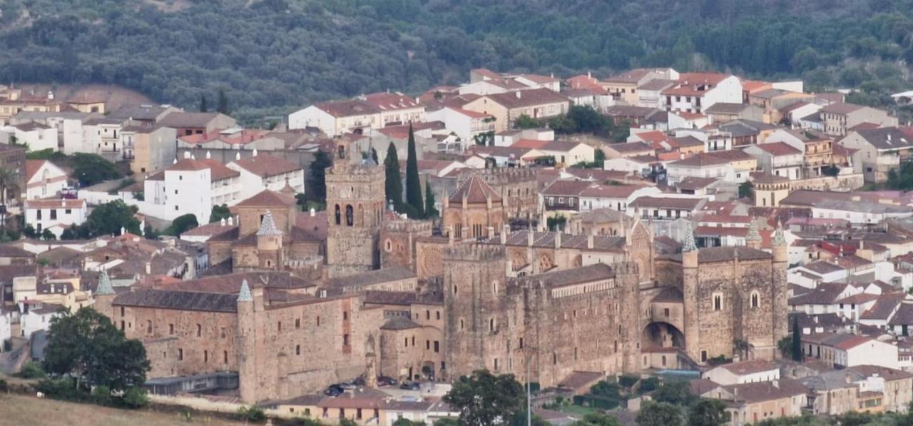 Apartamento Turistico "El Rincon De La Pernila" Γουαδελούπη Εξωτερικό φωτογραφία