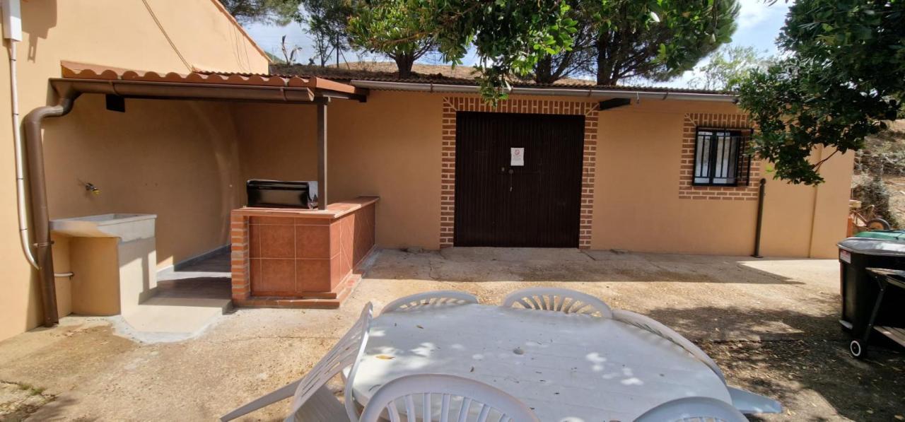 Apartamento Turistico "El Rincon De La Pernila" Γουαδελούπη Εξωτερικό φωτογραφία